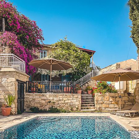 טוקהיני Cyprus Villages Hotel & Restaurant - Central Location - Bed & Breakfast - With Access To Pool And Stunning Views מראה חיצוני תמונה