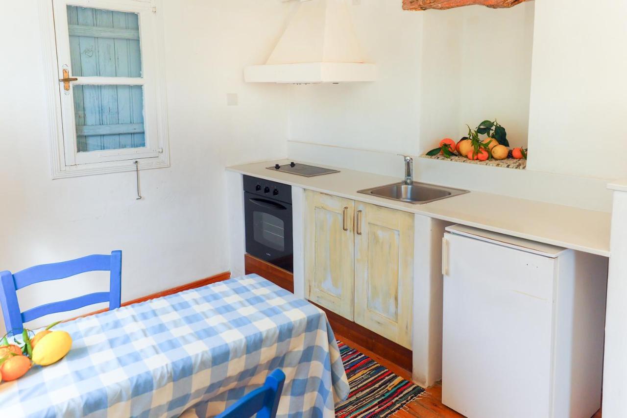 טוקהיני Cyprus Villages Hotel & Restaurant - Central Location - Bed & Breakfast - With Access To Pool And Stunning Views מראה חיצוני תמונה