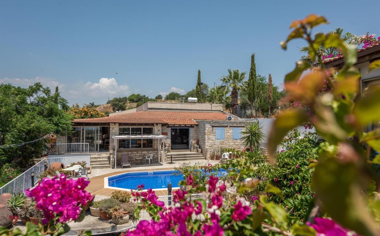טוקהיני Cyprus Villages Hotel & Restaurant - Central Location - Bed & Breakfast - With Access To Pool And Stunning Views מראה חיצוני תמונה