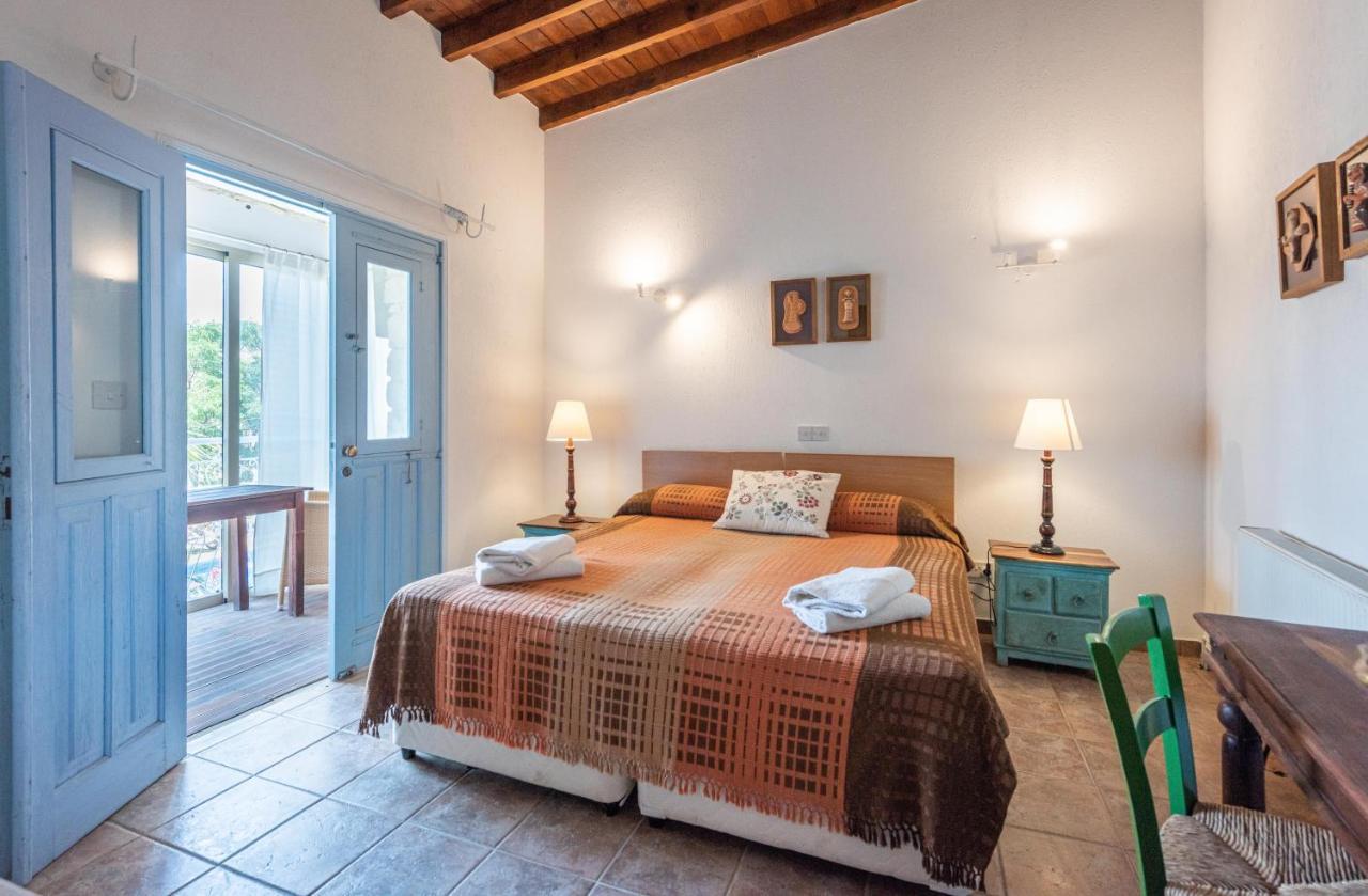 טוקהיני Cyprus Villages Hotel & Restaurant - Central Location - Bed & Breakfast - With Access To Pool And Stunning Views מראה חיצוני תמונה