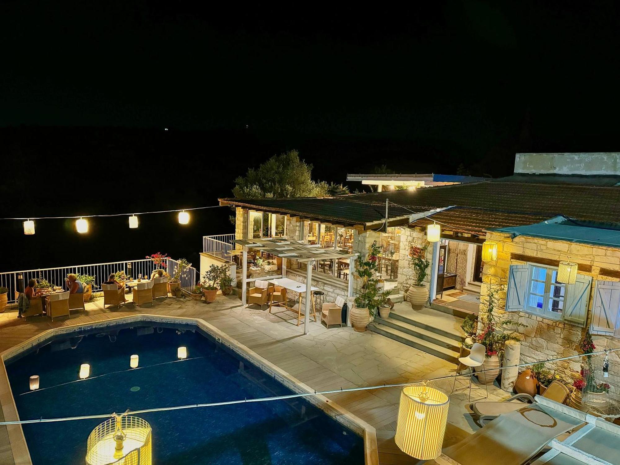 טוקהיני Cyprus Villages Hotel & Restaurant - Central Location - Bed & Breakfast - With Access To Pool And Stunning Views מראה חיצוני תמונה