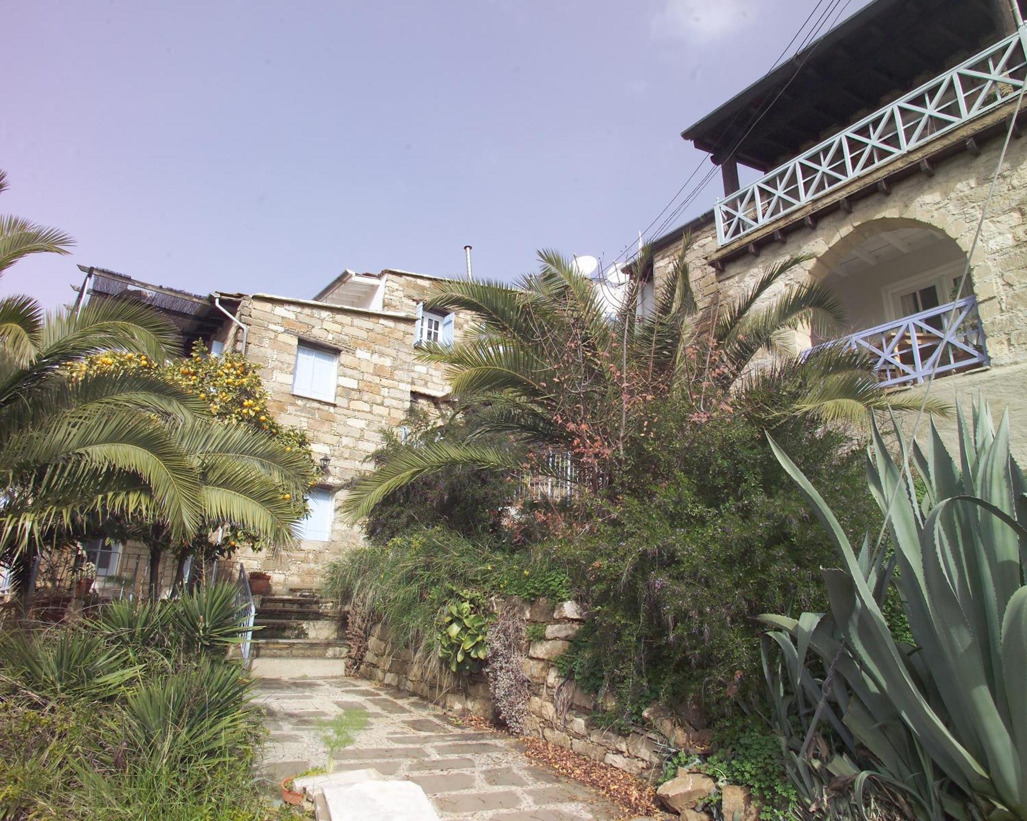 טוקהיני Cyprus Villages Hotel & Restaurant - Central Location - Bed & Breakfast - With Access To Pool And Stunning Views מראה חיצוני תמונה