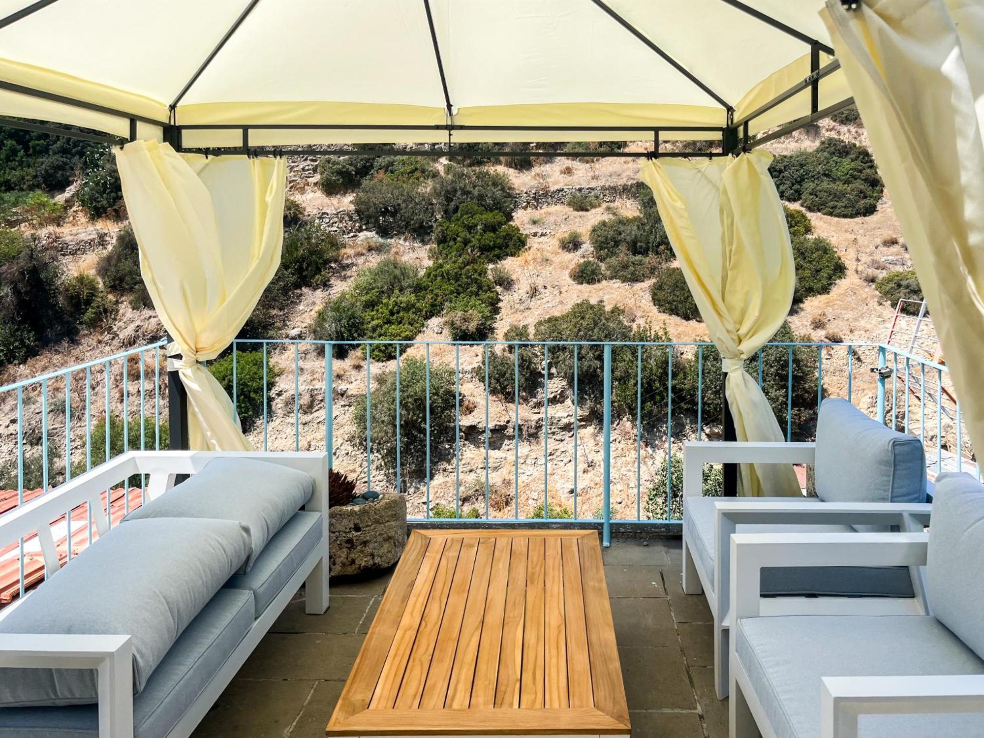 טוקהיני Cyprus Villages Hotel & Restaurant - Central Location - Bed & Breakfast - With Access To Pool And Stunning Views מראה חיצוני תמונה
